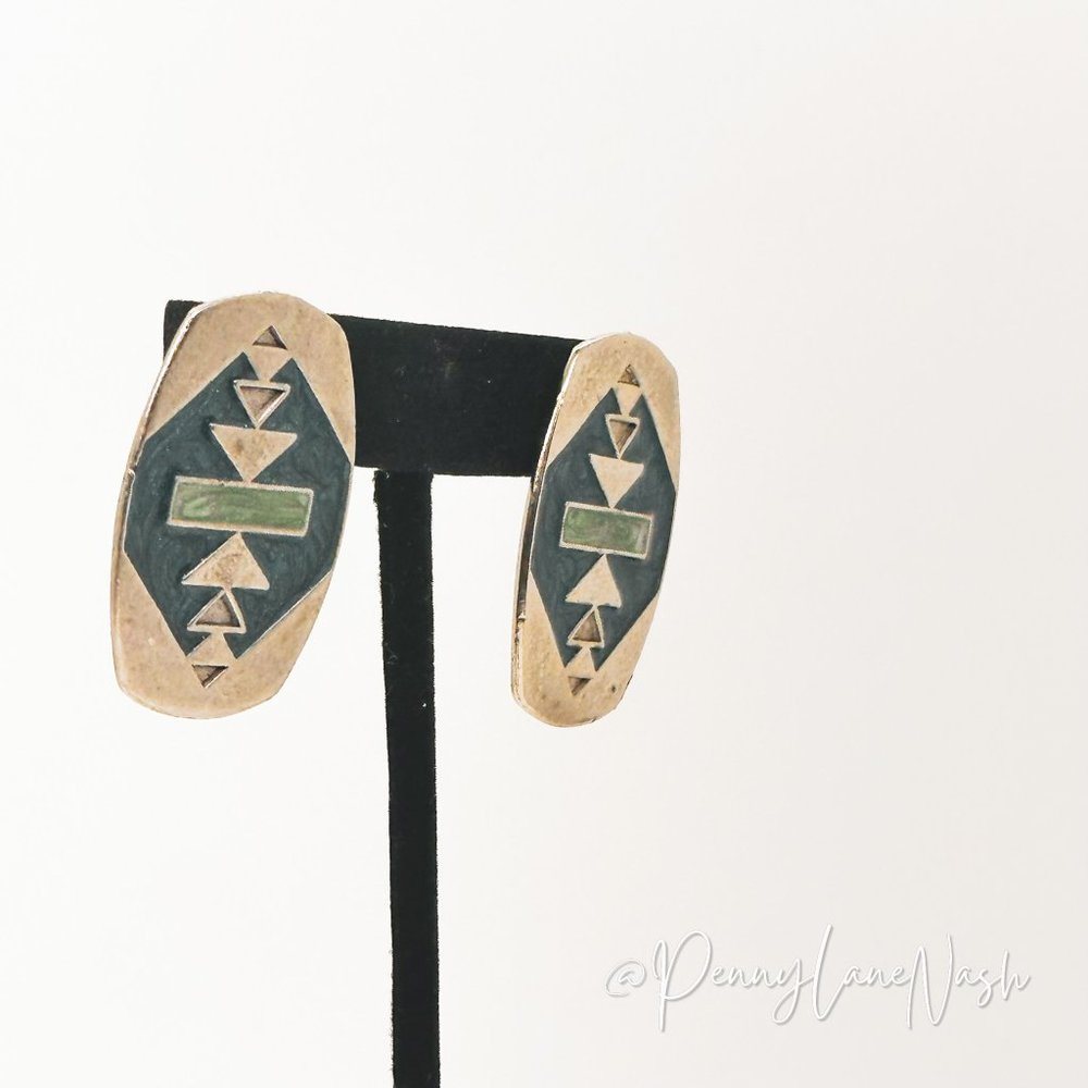 Vintage Tribal Oblong Plate with Arrows Stud Earrings - Picture 2 of 6
